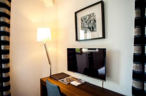 Hotel B Lodge