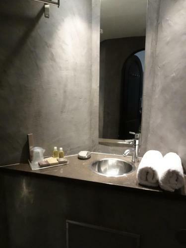 Hotel B Lodge