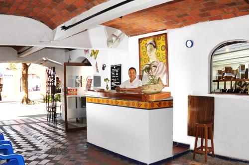 Hotel Plaza Conejo