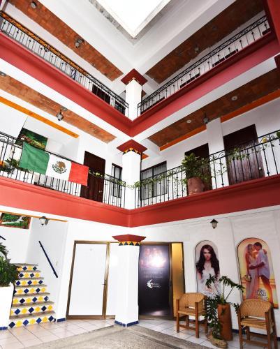 Hotel Plaza Conejo