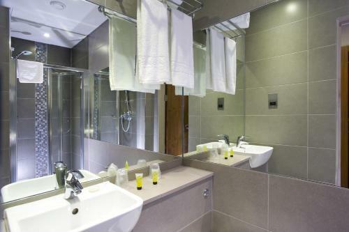 London Court Hotel