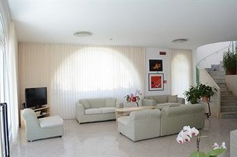 Maronti Hotel