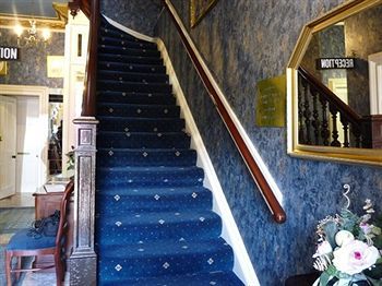 Hostal Alba Hills Guest House
