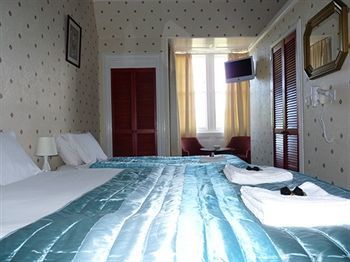 Hostal Alba Hills Guest House