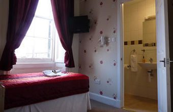 Hostal Alba Hills Guest House