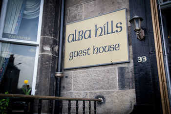 Hostal Alba Hills Guest House