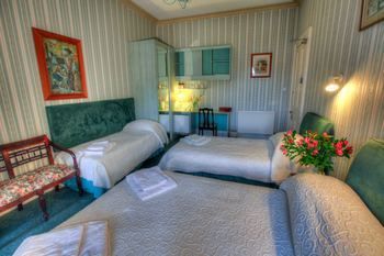 Hostal Mingalar Guest House