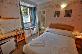 Hostal Mingalar Guest House