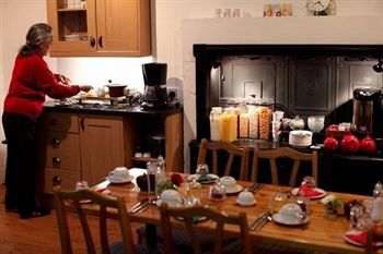 Hostal Mingalar Guest House