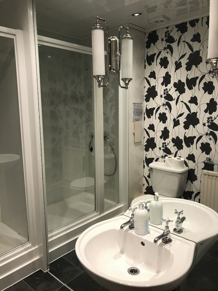 Hostal Alexander Guest House