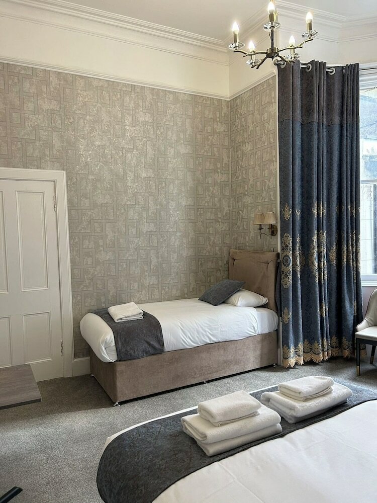 Hostal Alexander Guest House