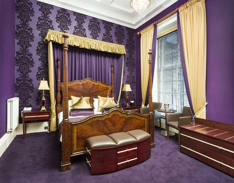 Ballantrae Hotel