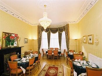 Hostal Menzies Guest House