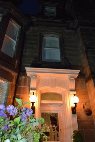Hostal International Guest House