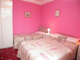 Hostal Ivy Guest House