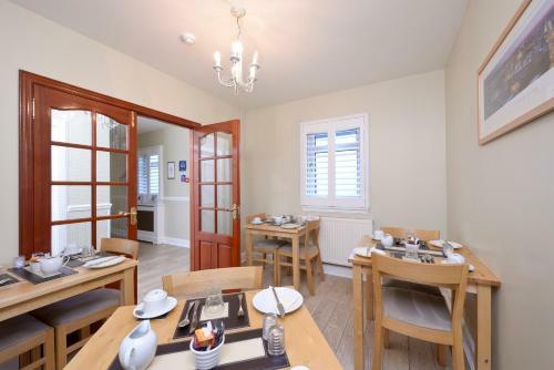 Bed & Breakfast Alpha Guest House