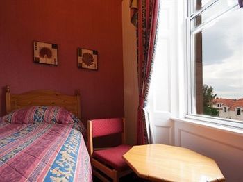 Hostal Heriott Park Guest House