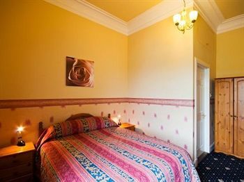 Hostal Heriott Park Guest House