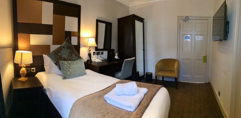 Albany Ballantrae Hotel