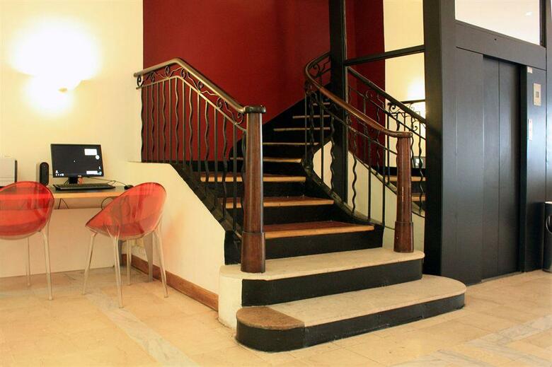 New Hotel Saint Charles