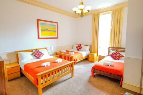 Hostal Balmore Guest House