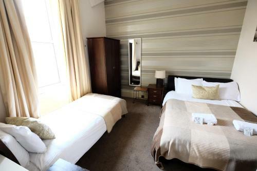 Hostal Balmore Guest House