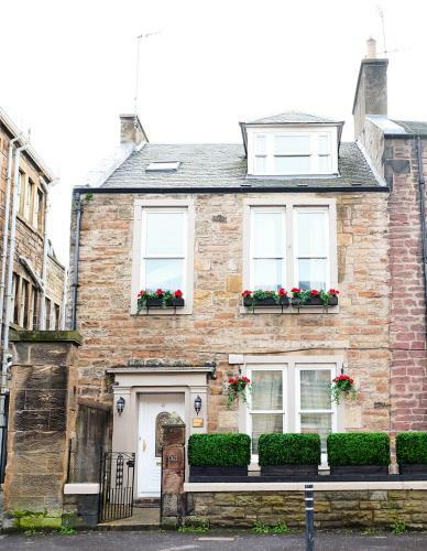 Hostal Balmore Guest House