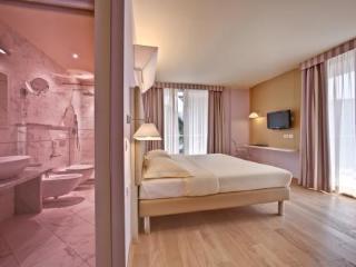 Hotel Kristal Palace