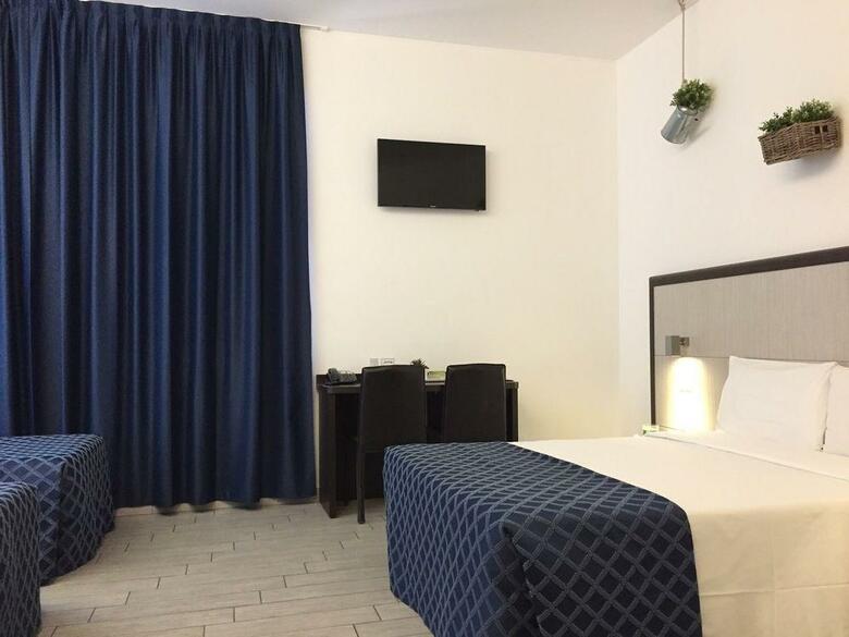 Esco Hotel