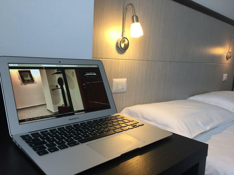 Esco Hotel