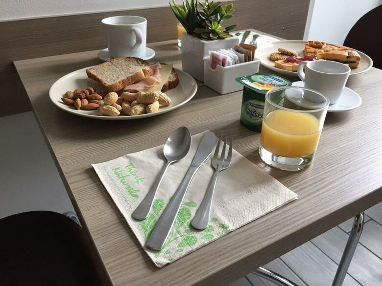 Esco Hotel