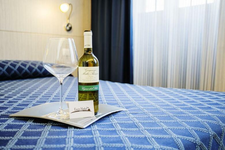 Esco Hotel