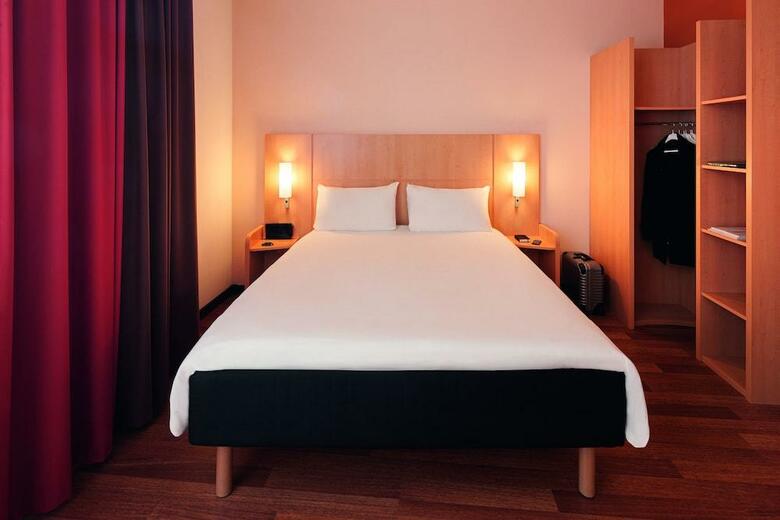 Hotel Ibis Cannes Plage La Bocca