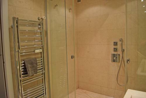 Apartamentos Cgf - Helvet Pop