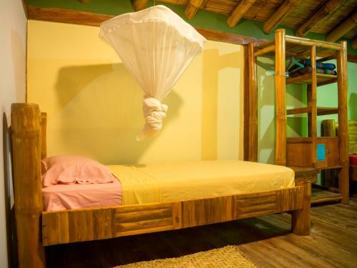 Hostal Balsa Surf Camp