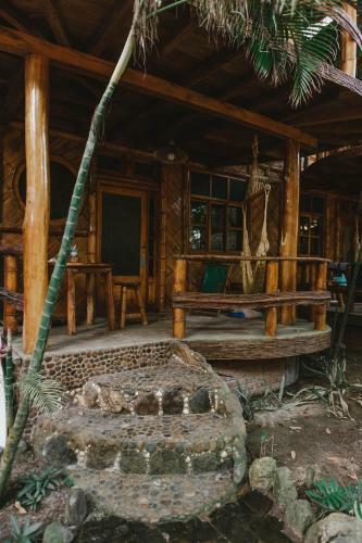 Hostal Balsa Surf Camp