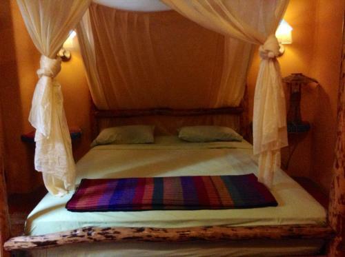 Hostal Balsa Surf Camp