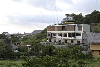 Me Hotel In Monta�ita Estates