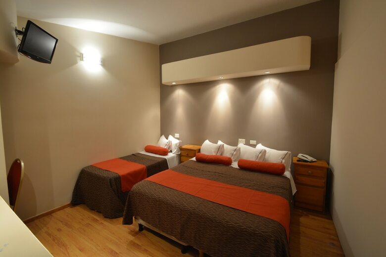 Piazza Hotel