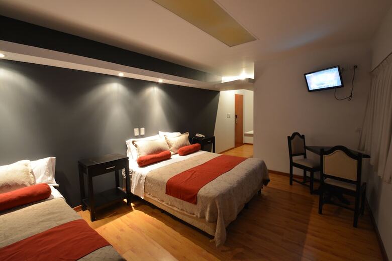 Piazza Hotel