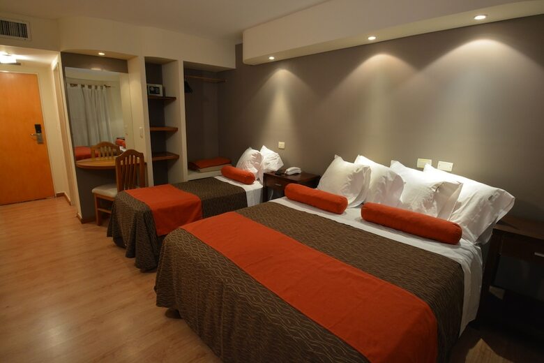 Piazza Hotel