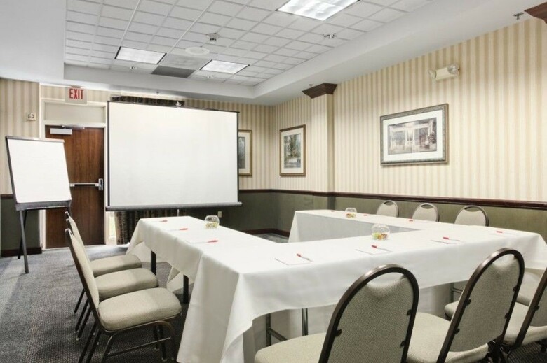 Hotel Ramada Suites Orlando Airport