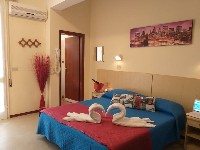 Hotel Week End