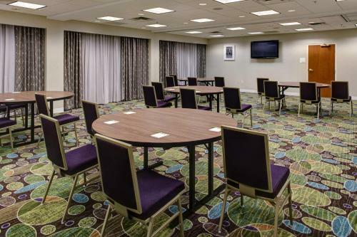 Magnuson Hotel Cool Springs