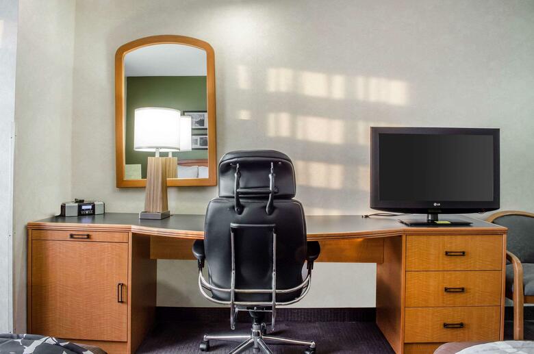 Hotel Sleep Inn & Suites Bensalem