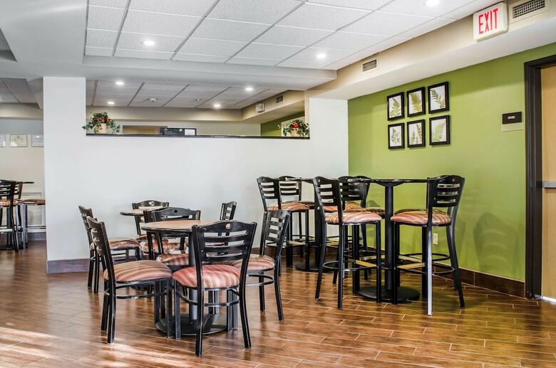 Hotel Sleep Inn & Suites Bensalem