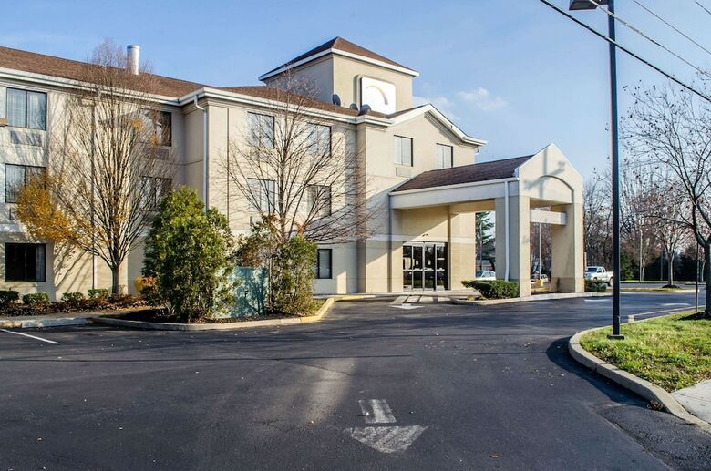 Hotel Sleep Inn & Suites Bensalem