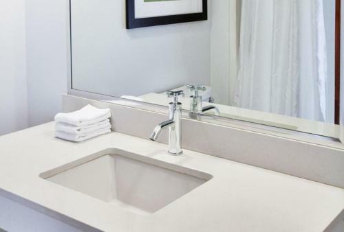 Hotel Four Points Philadelphia Northeast