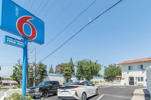 Motel American Inn & Suites
