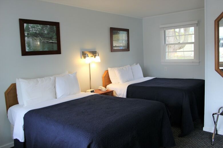 Admiral Motel